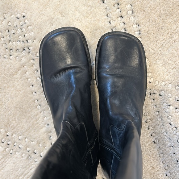 Donald Pliner black leather tall boots - Picture 3 of 4